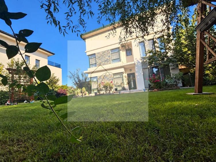Casă individuală cu 5 camere cu Canalizare în Corbeanca