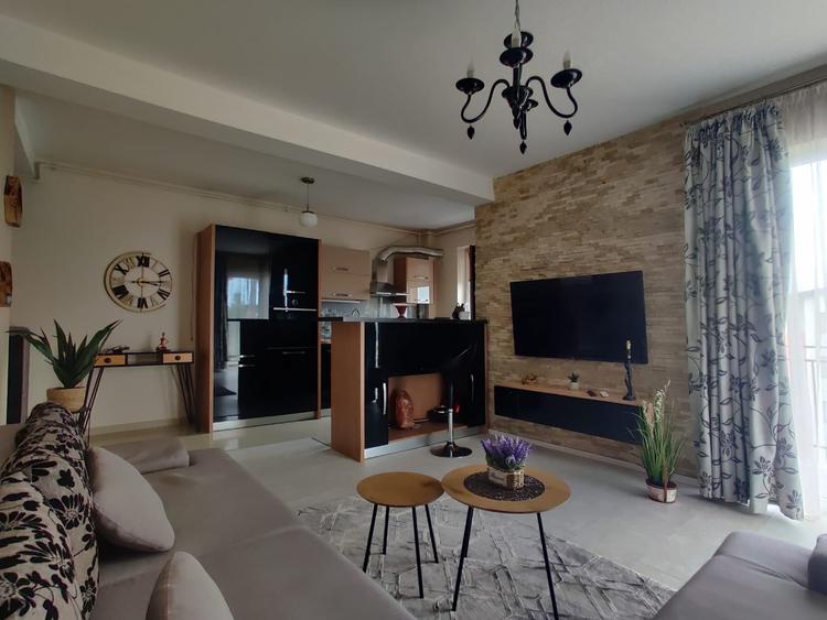 Apartament cu 2 camere semidecomandat în Giroc