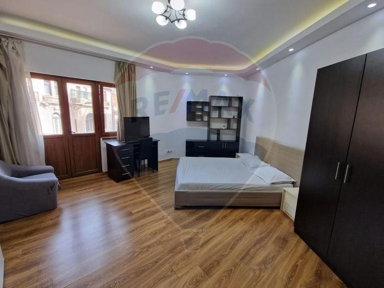 Garsonieră decomandată, mobilată în Romană