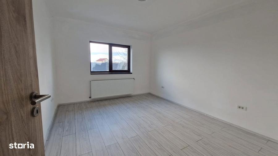 Casă cu 3 camere cu Teren 420 Mp în Remetea Mare