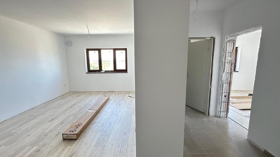 Apartament cu 2 camere decomandat în Sânpetru