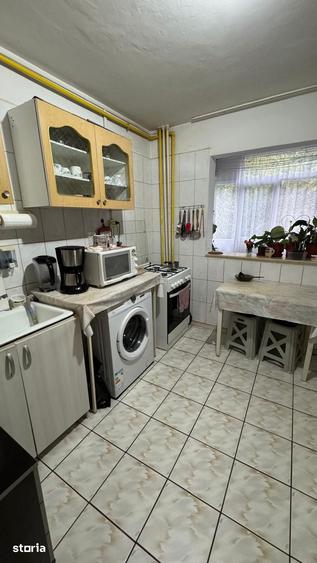 Apartament cu 3 camere în Berceni