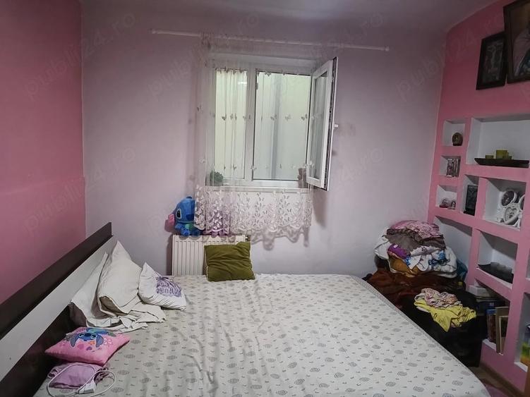 Casă cu 7 camere cu Teren 252 Mp în Exterior Vest