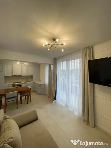 Apartament cu 2 camere semidecomandat, mobilat în Independenței