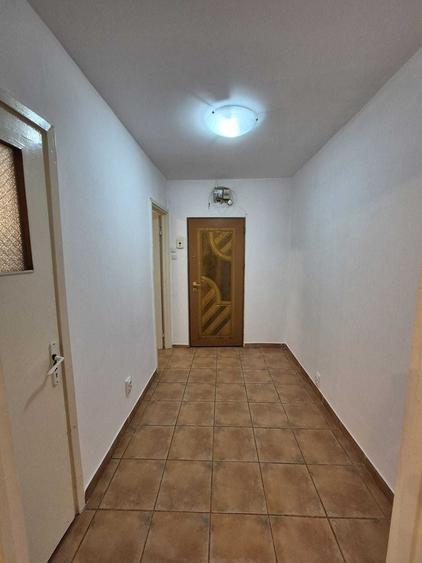 Garsonieră decomandată în Brâncoveanu
