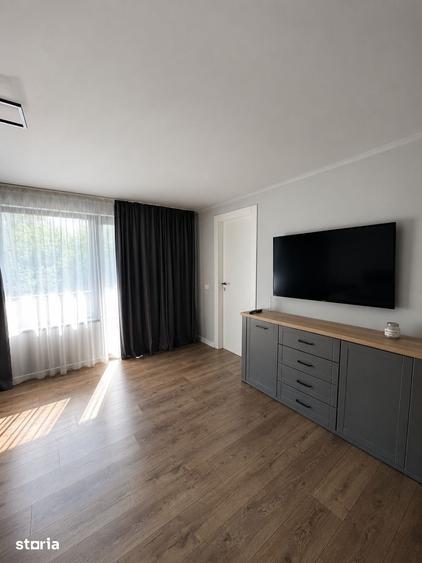 Casă cu 6 camere cu Teren 3226 Mp în Exterior Vest