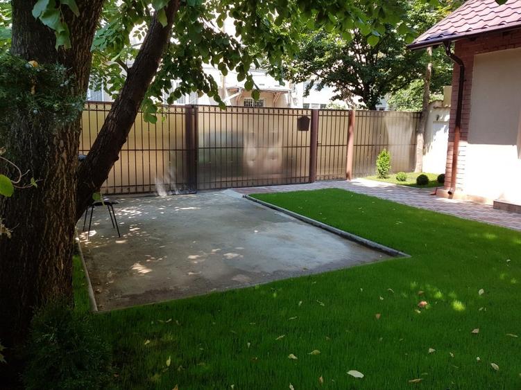 Casă individuală cu 3 camere cu Teren 100 Mp în Domenii