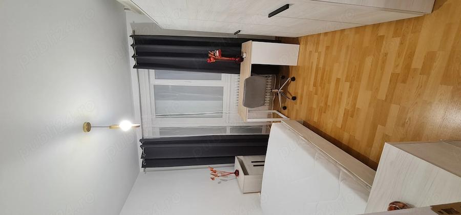 Apartament cu 3 camere semidecomandat în Gara de Nord