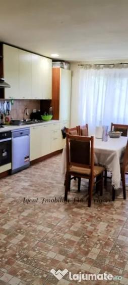 Casă cu 7 camere în Câmpineanca