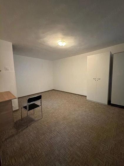 Garsonieră decomandată în 13 Septembrie