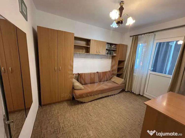 Apartament cu 4 camere decomandat în Malu Roșu
