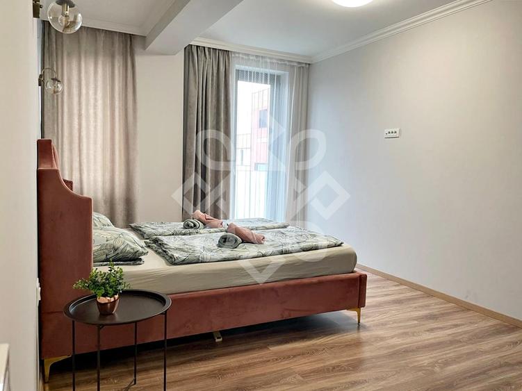 Apartament cu 3 camere semidecomandat, mobilat în Ultracentral