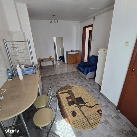 Apartament cu 2 camere decomandat în Cornișa