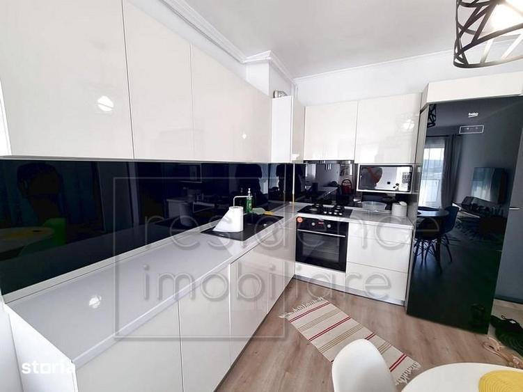 Apartament cu 3 camere semidecomandat, mobilat în Bună Ziua