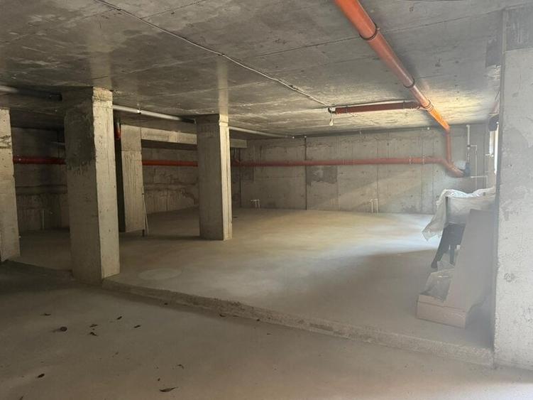 Spațiu comercial, de 300 mp, în Militari