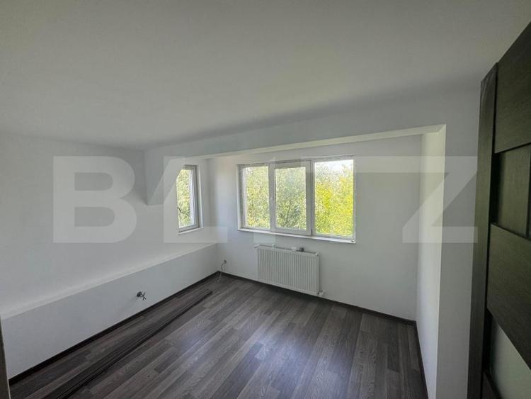 Apartament cu 4 camere decomandat în Burdujeni