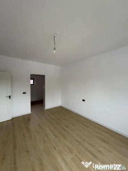 Casă cu 3 camere cu Teren 370 Mp în Central