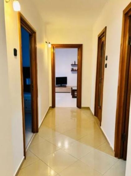 Apartament cu 2 camere decomandat, mobilat în Tineretului