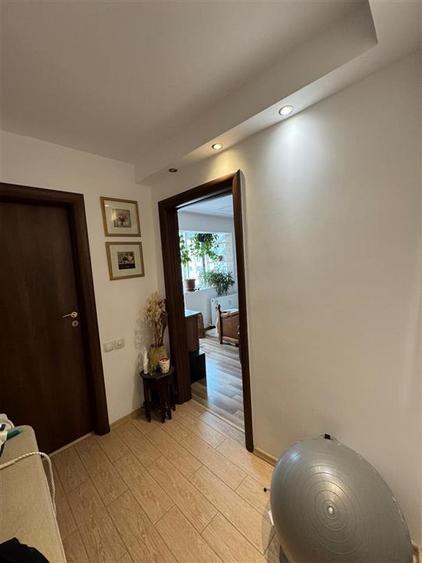 Apartament cu 3 camere circular în Berceni