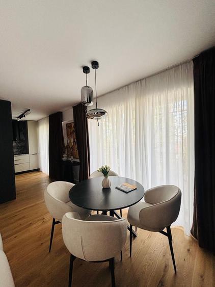 Apartament cu 3 camere, mobilat în P-ța Unirii