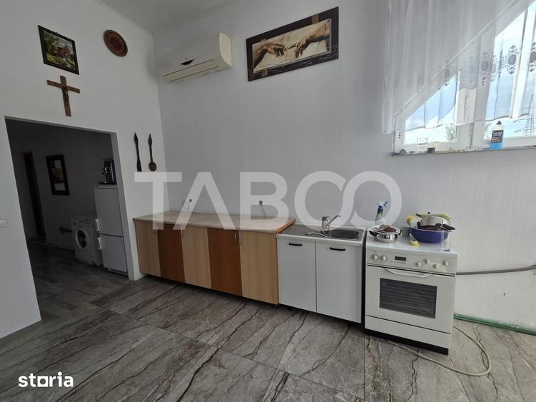 Casă cu 5 camere cu Canalizare în Central
