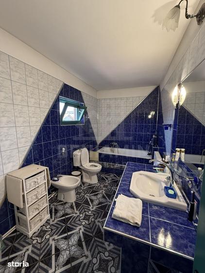 Casă cu 5 camere cu Teren 1039 Mp în Rovine
