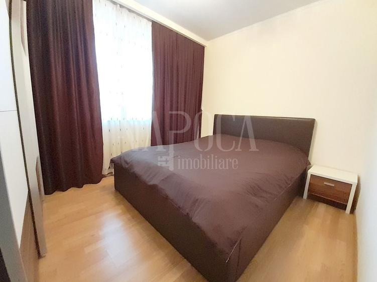 Casă individuală cu 6 camere cu Canalizare în Sânmartin