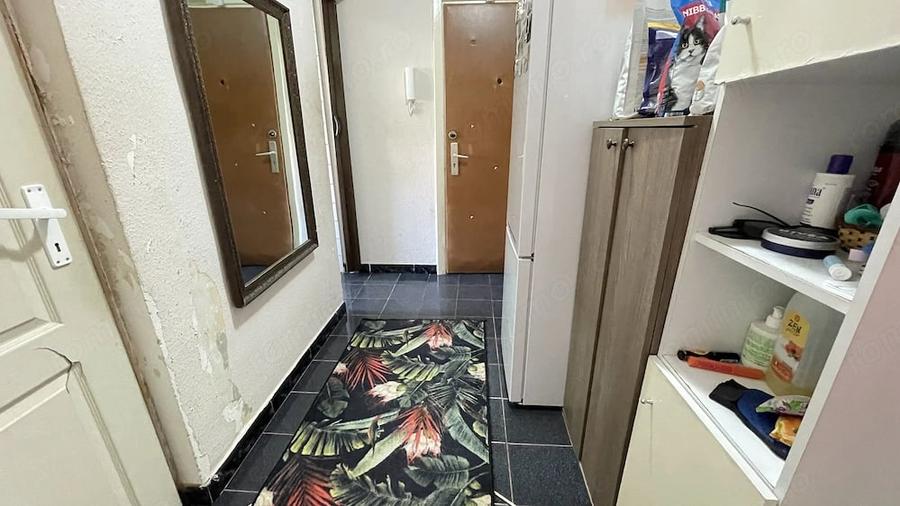Apartament cu 3 camere semidecomandat în Cetății