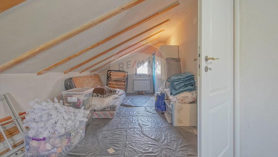 Casă cu 4 camere cu Teren 534 Mp în Central