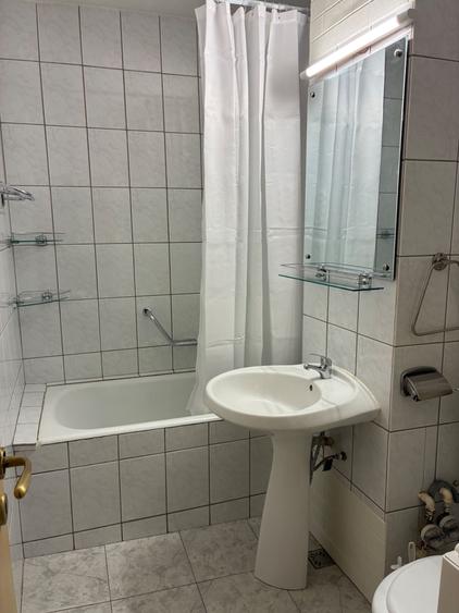 Apartament cu 3 camere decomandat în Bucovina