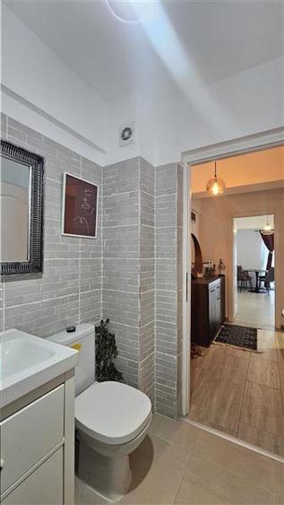 Apartament cu 2 camere decomandat, mobilat în Berceni