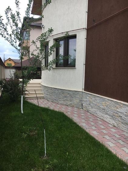 Casă individuală cu 8 camere cu Piscina în Central