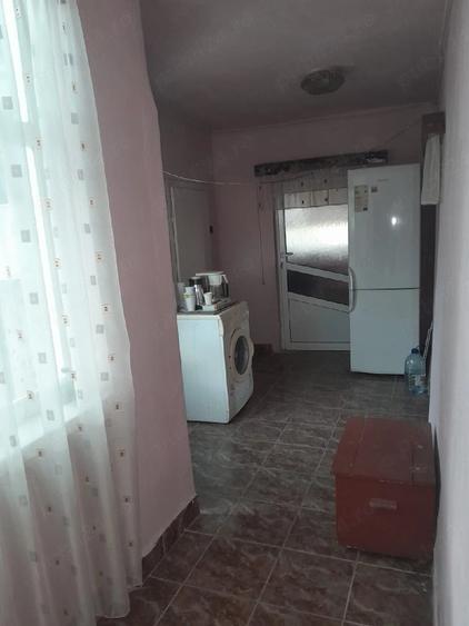 Casă cu 4 camere cu Teren 1300 Mp în Central