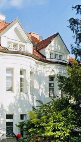 Casă cu 6 camere cu Teren 600 Mp în Primăverii