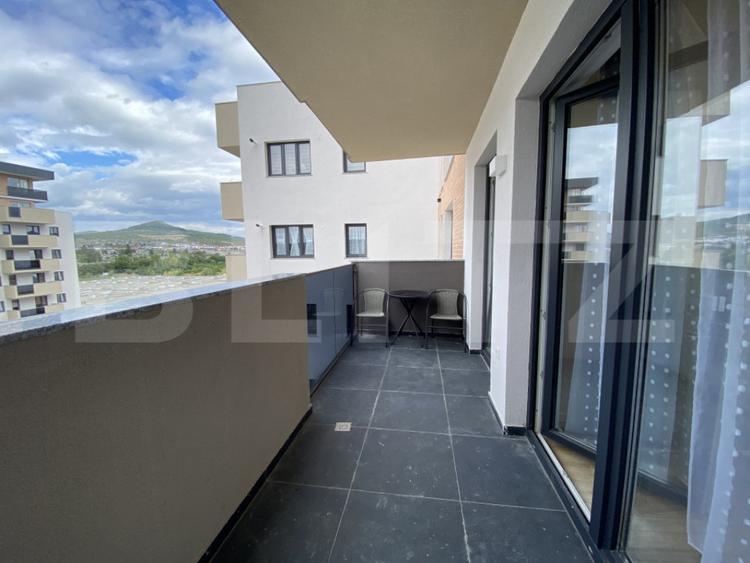 Apartament cu 2 camere semidecomandat, mobilat în Central