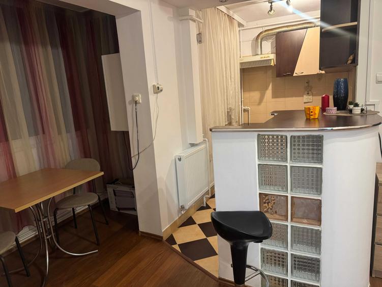 Apartament cu 2 camere semidecomandat în Dâmbu Pietros