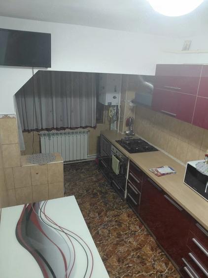 Apartament cu 3 camere decomandat în Siderurgiștilor