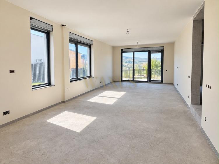 Duplex cu 5 camere cu Canalizare în Borhanci