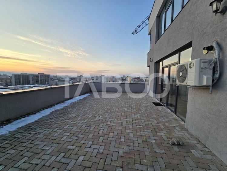 Penthouse cu 3 camere decomandat, mobilat în Mihai Viteazul