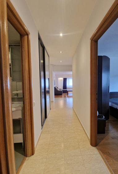 Apartament cu 3 camere decomandat, mobilat în P-ța Alba Iulia