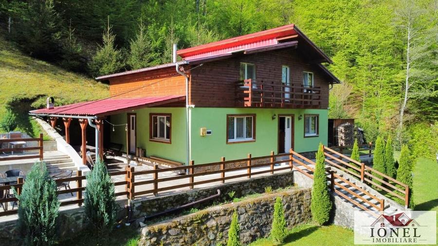 Casă individuală cu 5 camere cu Teren 1078 Mp în Strungari