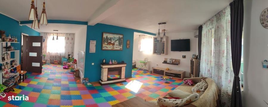 Casă cu 4 camere în Central
