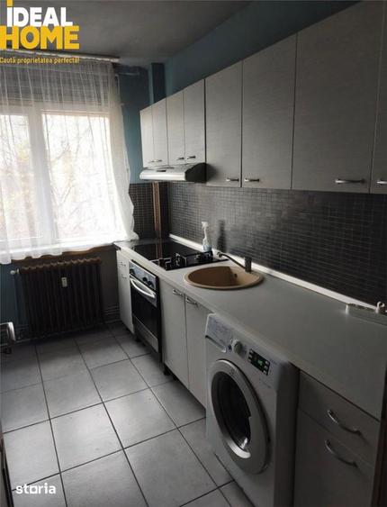 Apartament cu 3 camere semidecomandat în Tătărași