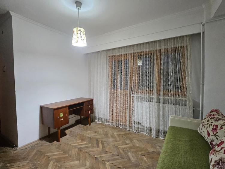 Apartament cu 3 camere decomandat în Banat