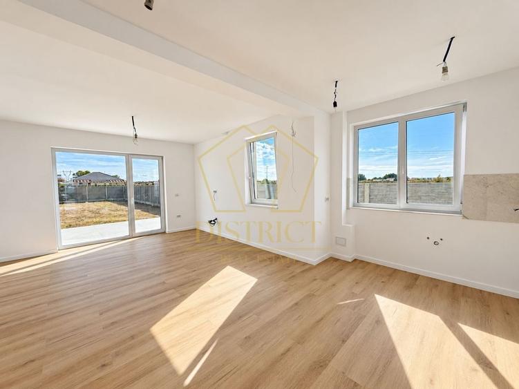 Duplex cu 3 camere cu Canalizare în Moșnița Nouă