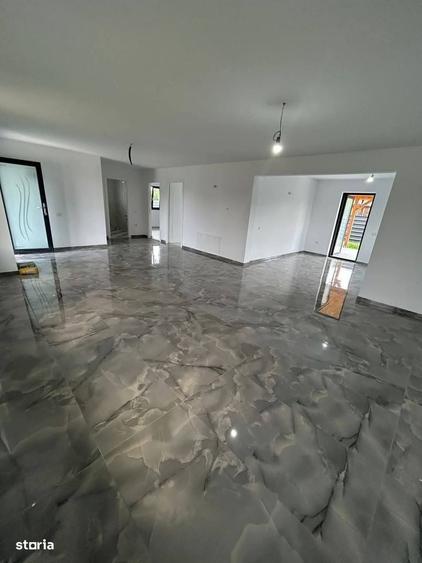 Casă cu 4 camere cu Teren 700 Mp în Central