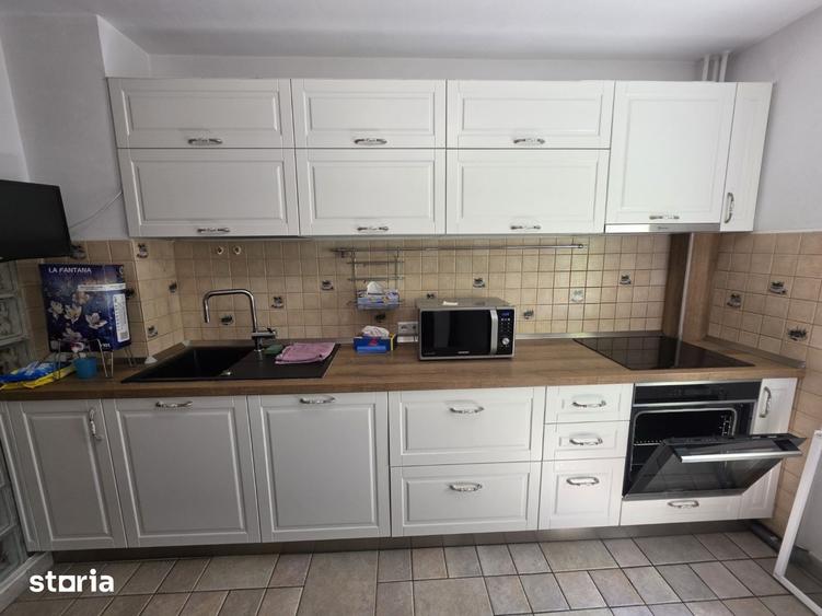 Apartament cu 4 camere decomandat în Colentina
