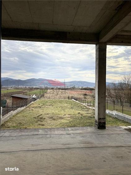 Casă cu 4 camere cu Teren 900 Mp în Uriu