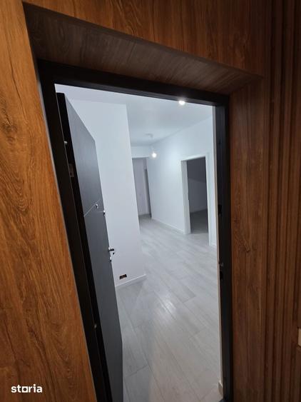 Apartament cu 3 camere în Tractorul