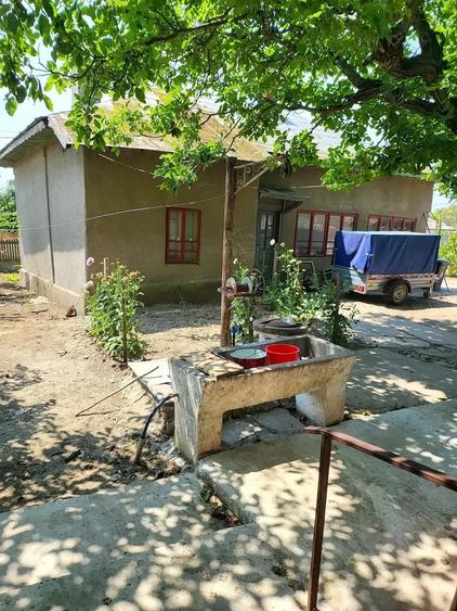 Casă cu 4 camere cu Teren 2200 Mp în Valea Stanciului